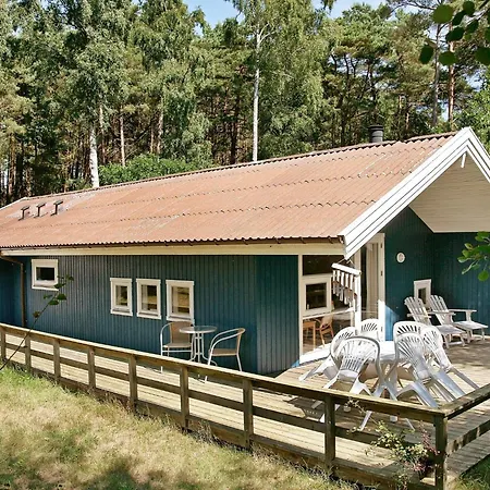 4 Star In Nexo Ferienhaus